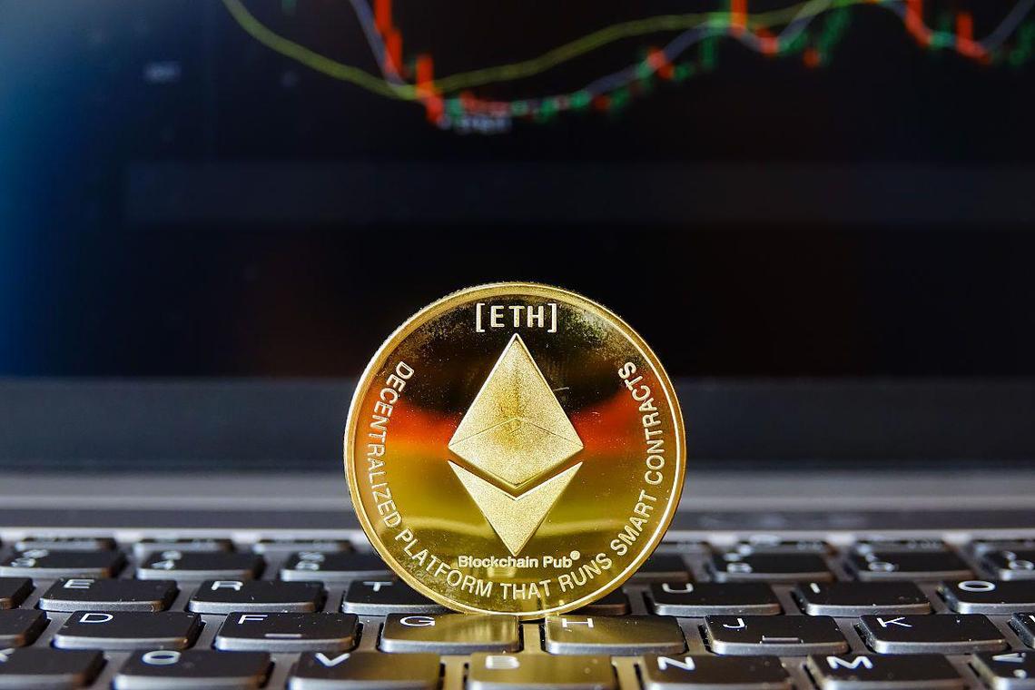 .eth vs .crypto,Understanding the Battle: .ETH vs .CRYPTO